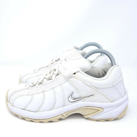 Nike VXT Training Shoes Leather Athletic Women's 8 All White Sneakers 310215-101 - Picture 6 of 9